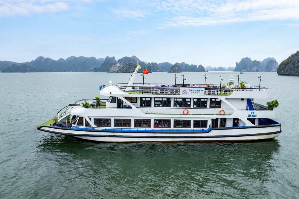 fola-travel-team-meeting